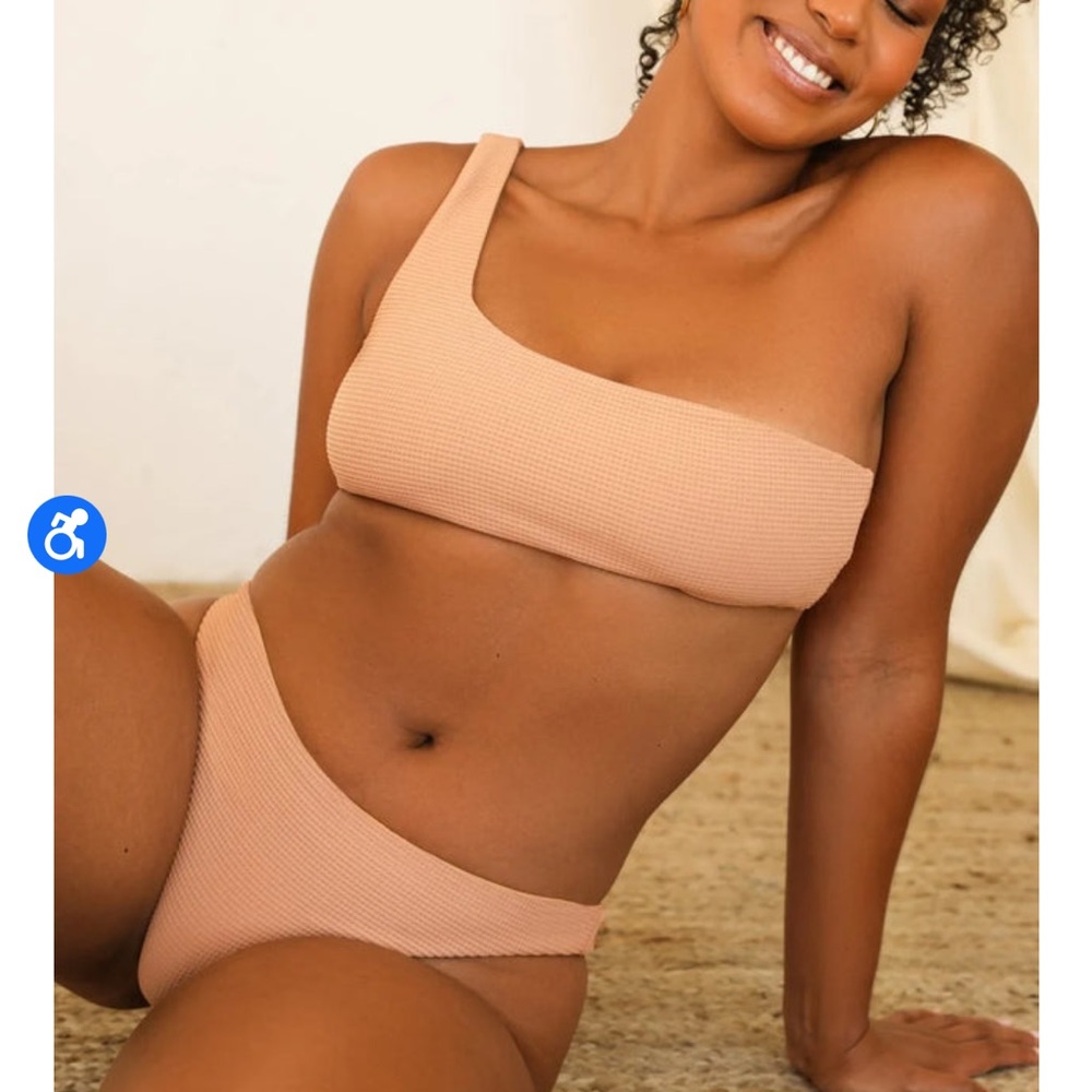 NWT Dippin’ Daisys Bikini Set
